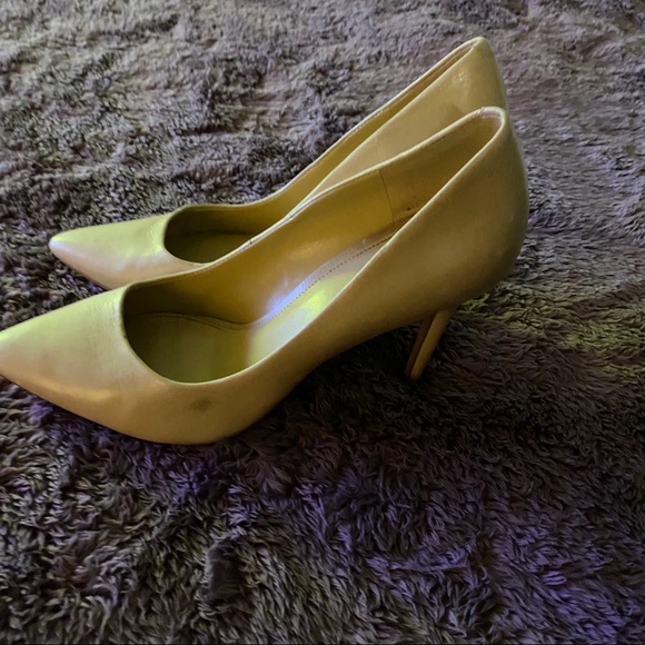 Michael Kors Leather Pumps - Picture 3 of 7